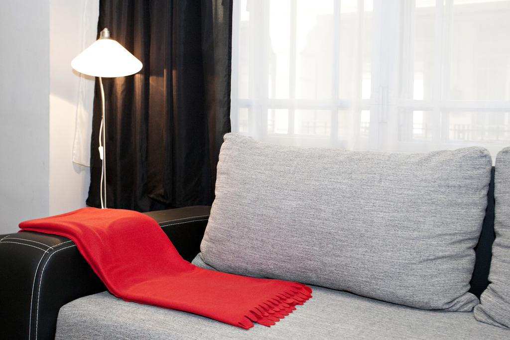 Diana Apartment On Vaci Utca Budapest Room photo