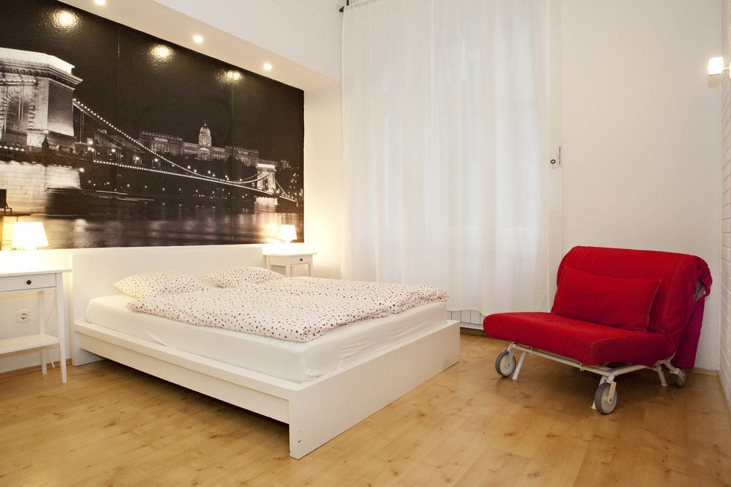 Diana Apartment On Vaci Utca Budapest Exterior photo