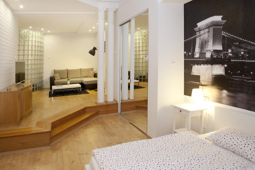 Diana Apartment On Vaci Utca Budapest Exterior photo
