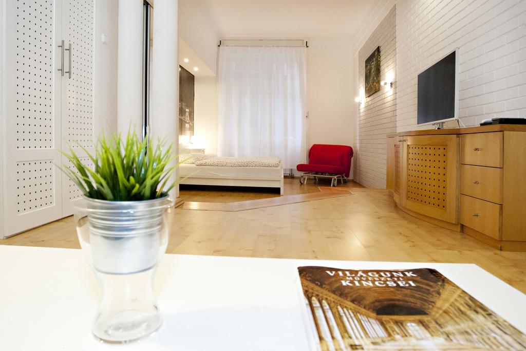Diana Apartment On Vaci Utca Budapest Exterior photo